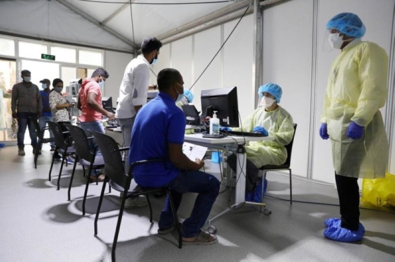 «كورونا» الإمارات: شفاء 121 ووفاة 8 وإصابة 561 