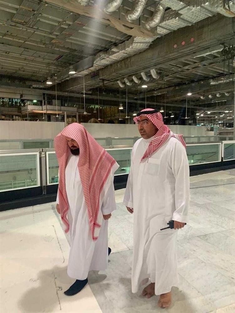 الشيخ السديس يتفقد أعمال الخدمات في المسجد الحرام