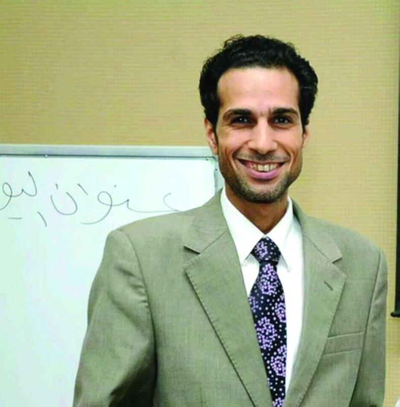 التشكيلي النمر يحول «العزل المنزلي» إلى «ألوان كورونا»