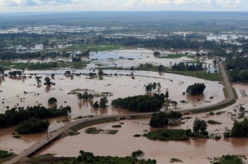 الفيضانات تقتل 200 شخصاً وتشرد 100 ألف آخرين فى كينيا