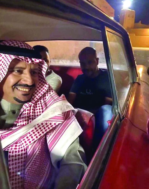 ضرب الرمل.. يرصد المجتمع السعودي في 3 عقود