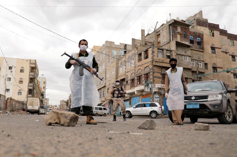 الإرياني: المدنيين يتساقطون في شوارع صنعاء والحوثي يخفي الحقائق