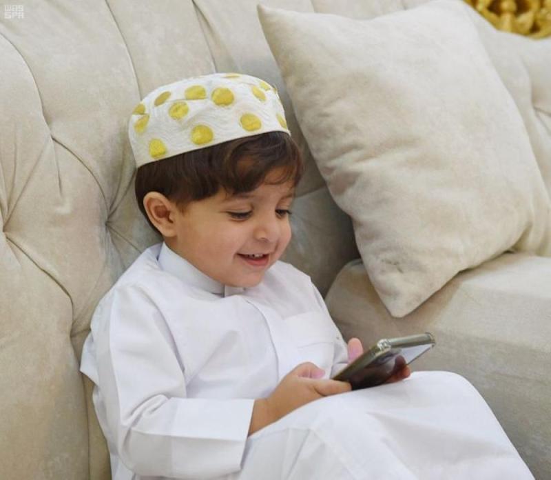 رغم كورونا.. رواد «منصات التواصل» يحتفلون بالعيد عن بُعد