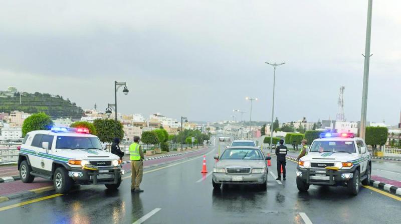 تحت زخات المطر..
تأهب أمني على مدار الساعة