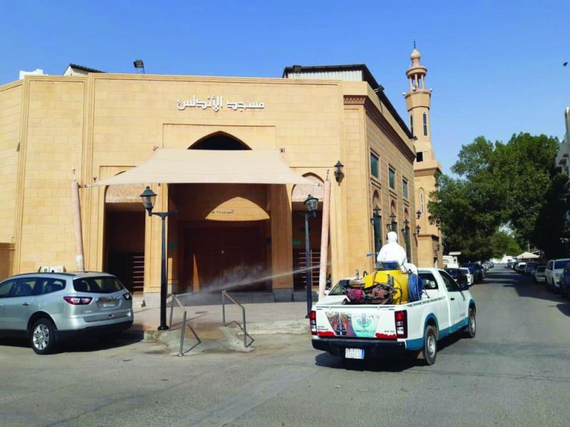 «الفجر الأول».. يشرق من جديد في مساجد الشرقية