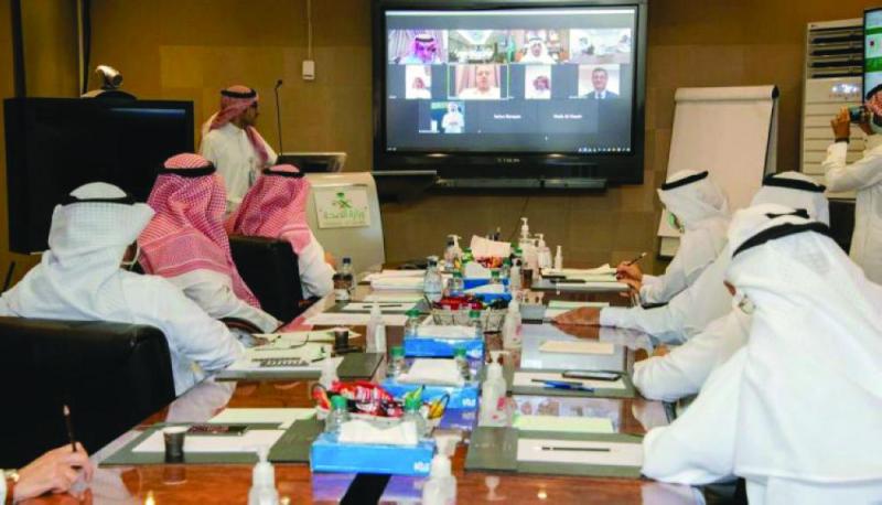 بحث مستجدات الجائحة وخطط السيطرة عليها