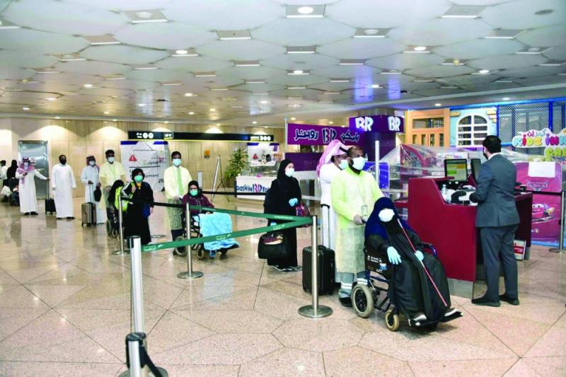 4 رحلات في اليوم الأول لاستئناف العمل بمطار الدمام