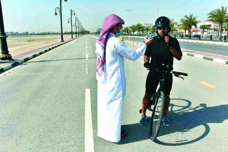 رياضيون يستأنفون نشاطهم بكورنيش الدمام