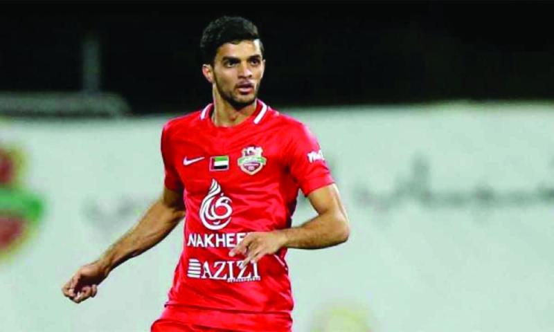 لاعب يدعو للاحتفاء بزفافه «عن بعد»