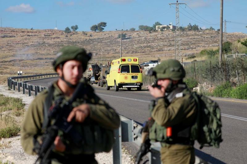 قوات الاحتلال تعتقل 3 فلسطينيين