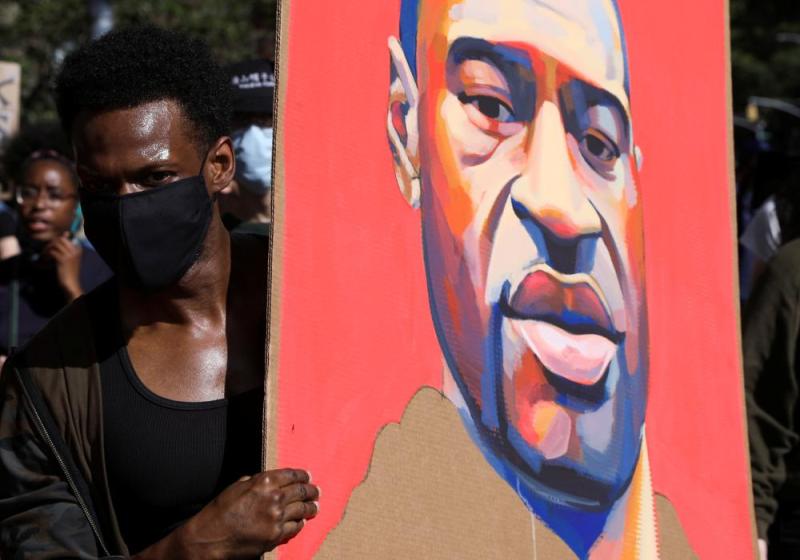 «التقرير الطبي» يفجر مفاجأة في وفاة «فلويد»