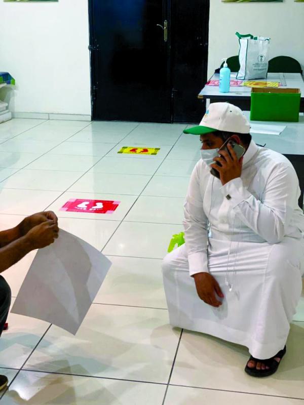 «الاحترازات» و«الكمامات» حاضرة في القطاع الحكومي