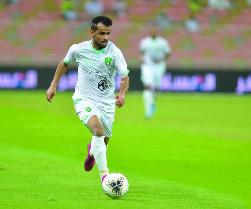 الأهلي يقترب من التجديد لعسيري