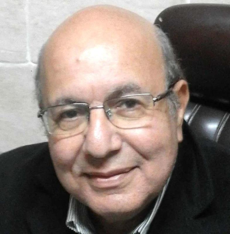 دعوة صديق تصيب شاعرا بكورونا
