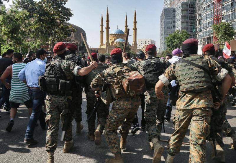 متظاهرون في لبنان يطالبون بنزع سلاح «حزب الله»