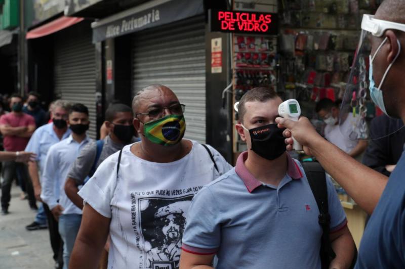 الاحتجاجات ضد رئيس البرازيل تكتسب قوة في ظل تداعيات كورونا