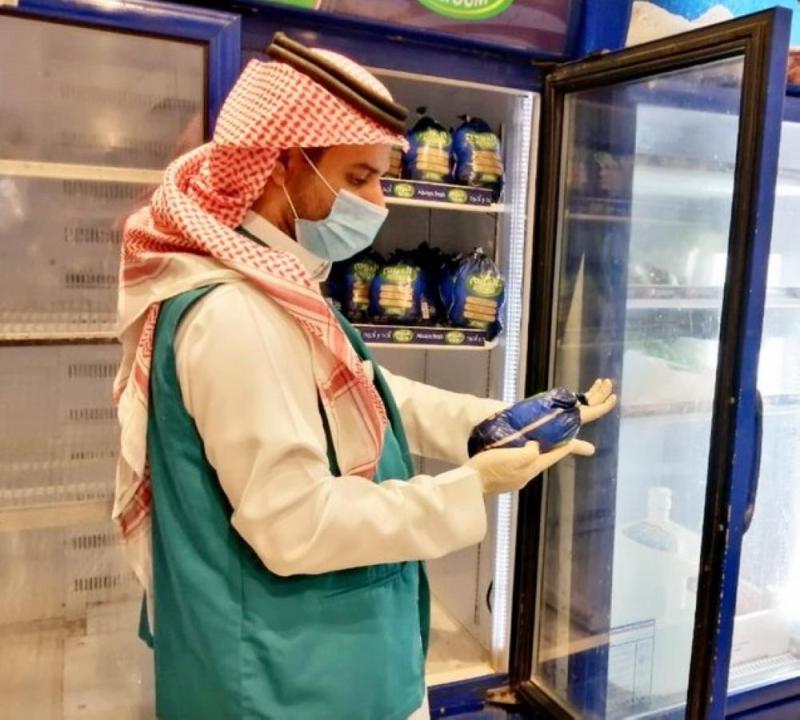 649 جولة على المنشآت الغذائية بالنعيرية