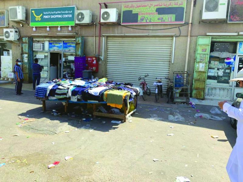 مصادرة بضائع «الباعة الجائلين» بالدمام