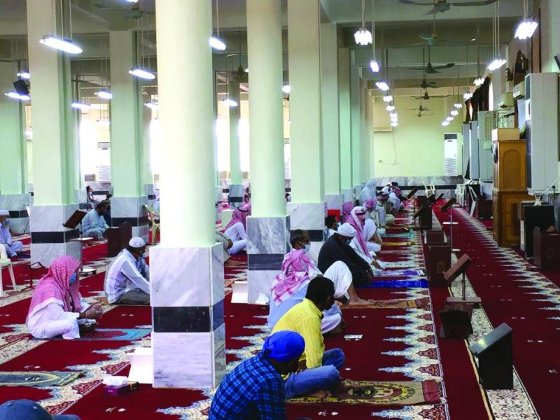 توعية 5 آلاف مصل في 19 جامعا