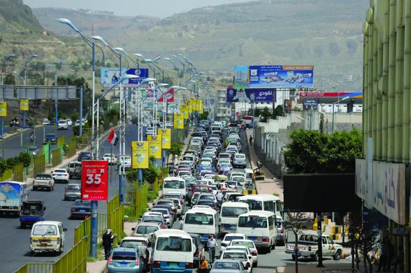 بأمر الملالي.. الحوثيون يفرضون ضريبة الخمس على اليمنيين