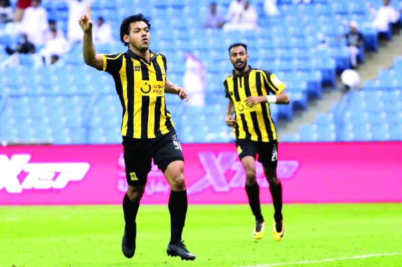 تدخل ابن نافل ينهي أزمة رومارينهو مع الاتحاد