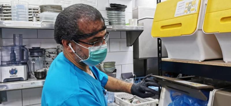 إغلاق مطعمين مخالفين بالقطيف