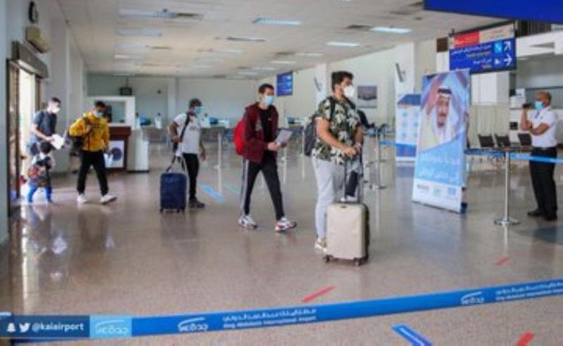 بالصور .. مطار المؤسس يستقبل العائدين من واشنطن