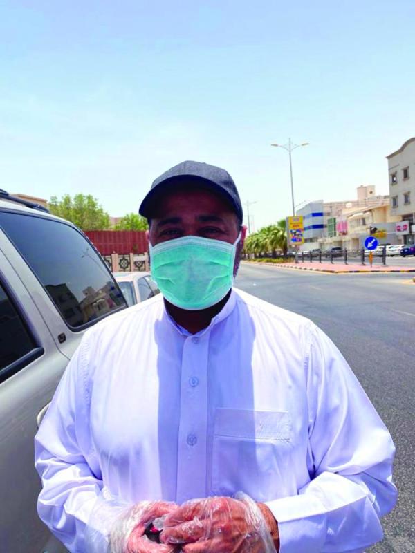 بعد شكاوى المواطنين.. مساران لـ«الكمامات» بالصيدليات