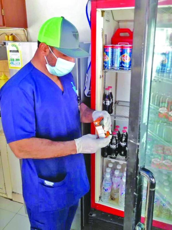 880 جولة تكشف 141 مخالفة صحية