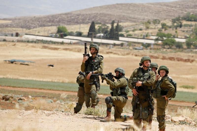 الاحتلال يعتقل فلسطينيين بينهم طفل من القدس