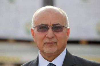 وزير يمني يدين احتجاز الحوثي للمساعدات الطبية ويطالب بالافراج عنها