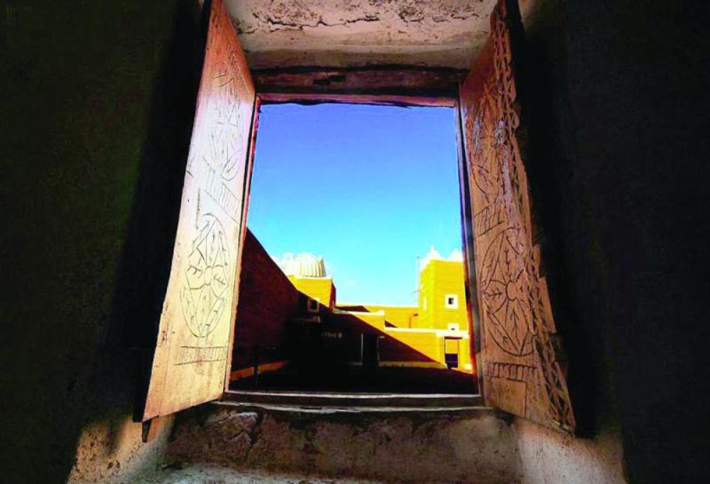 نجران.. «قصور الطين» تلهم إبداع الفنانين