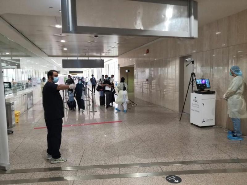 فرز صحي بمطار الملك فهد