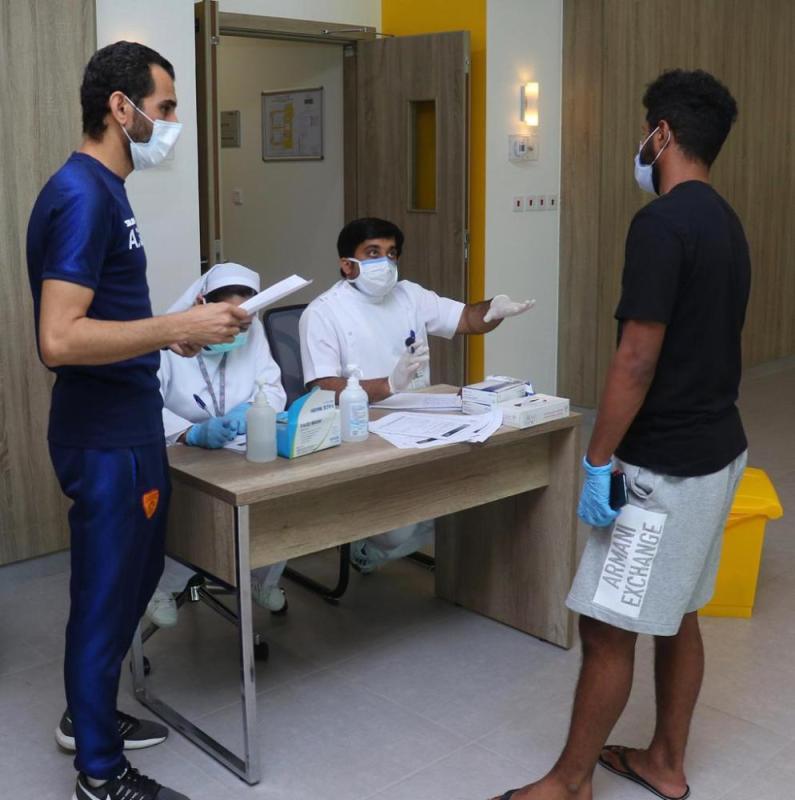 لاعبو القادسية يخضعون للفحص الطبي الخاص بفيروس كورونا