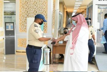 الشرقية تعود بحذر.. الجهات الحكومية تستقبل منسوبيها بنسبة 75%