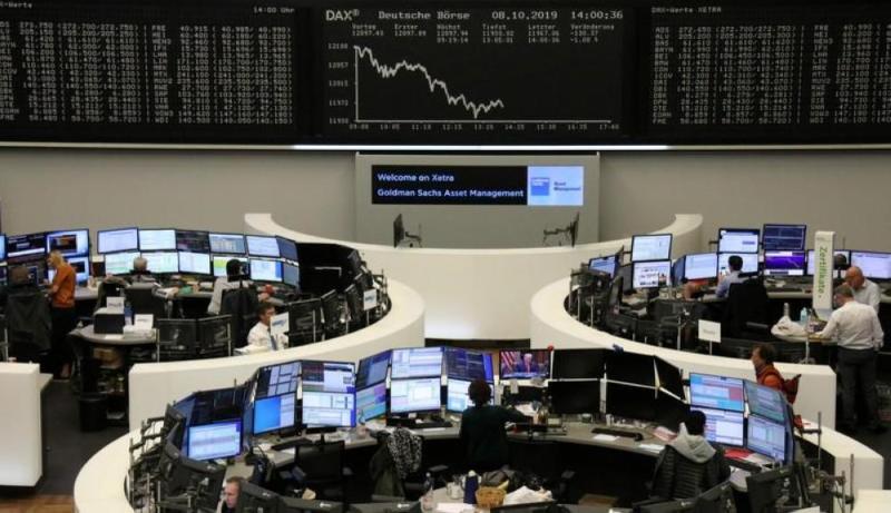 أسهم أوروبا تتراجع متأثرة بخسائر البورصة الأمريكية