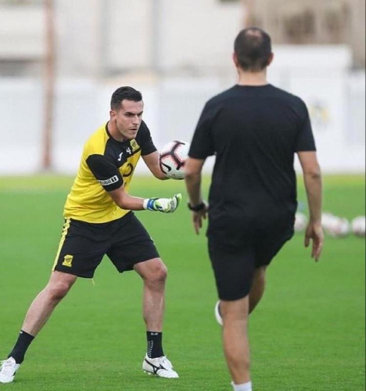 حارس «الاتحاد» يعلن إصابته بكورونا