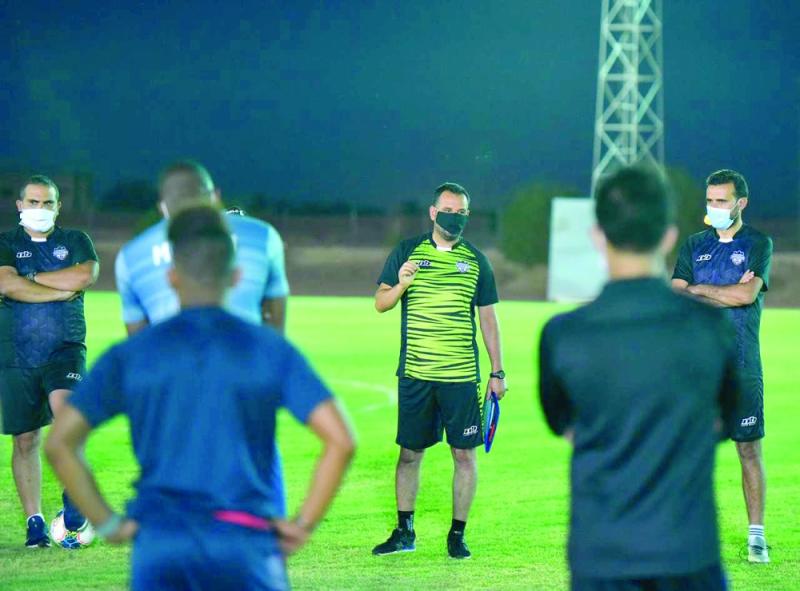 البكيرية يعاود تدريباته بتواجد المحترفين