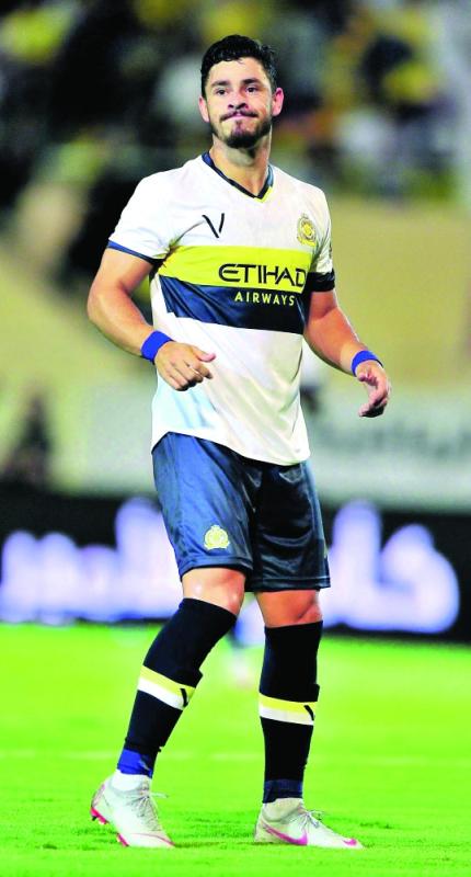 النصر وجوليانو.. صدام غير متوقع!