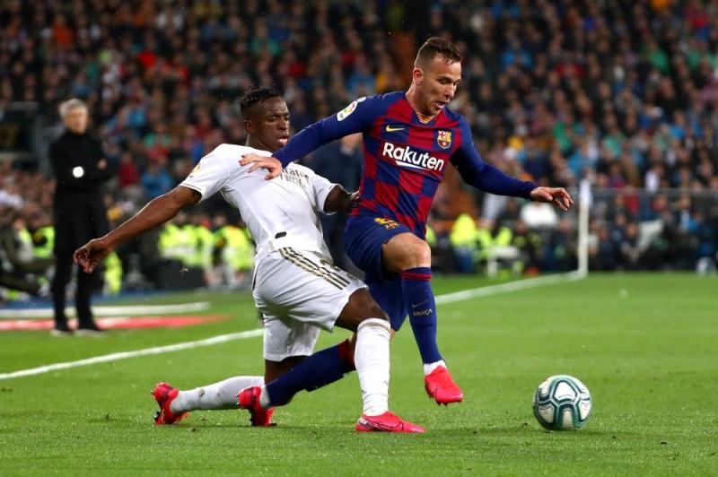برشلونة يعلن انتقال لاعب خط الوسط آرثر ميلو إلى يوفنتوس
