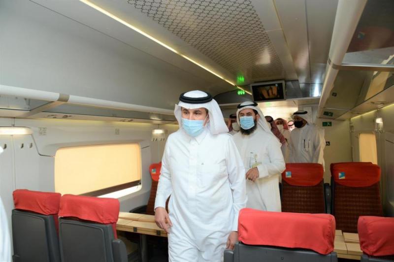 وزير النقل يدشن جدول الرحلات الجديد بمحطة الرياض