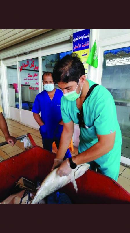 إتلاف 300 كيلو أسماك ودواجن فاسدة بالدمام