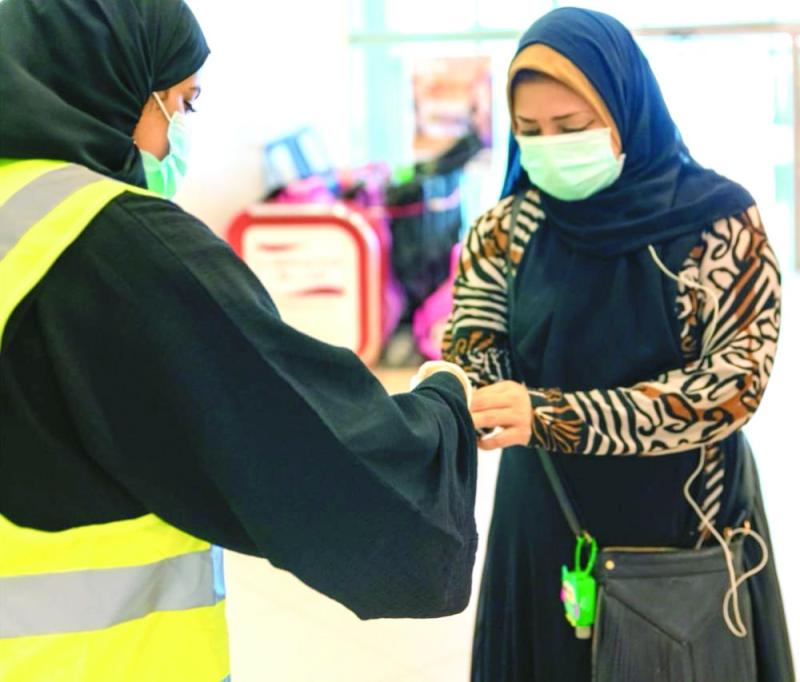 المرأة السعودية.. تضحيات ضخمة وعطاء لا محدود