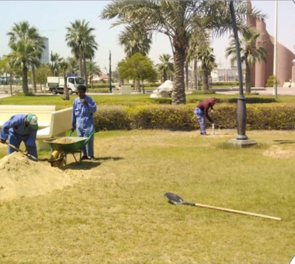 صيانة «المسطحات» والواجهة البحرية بالخبر