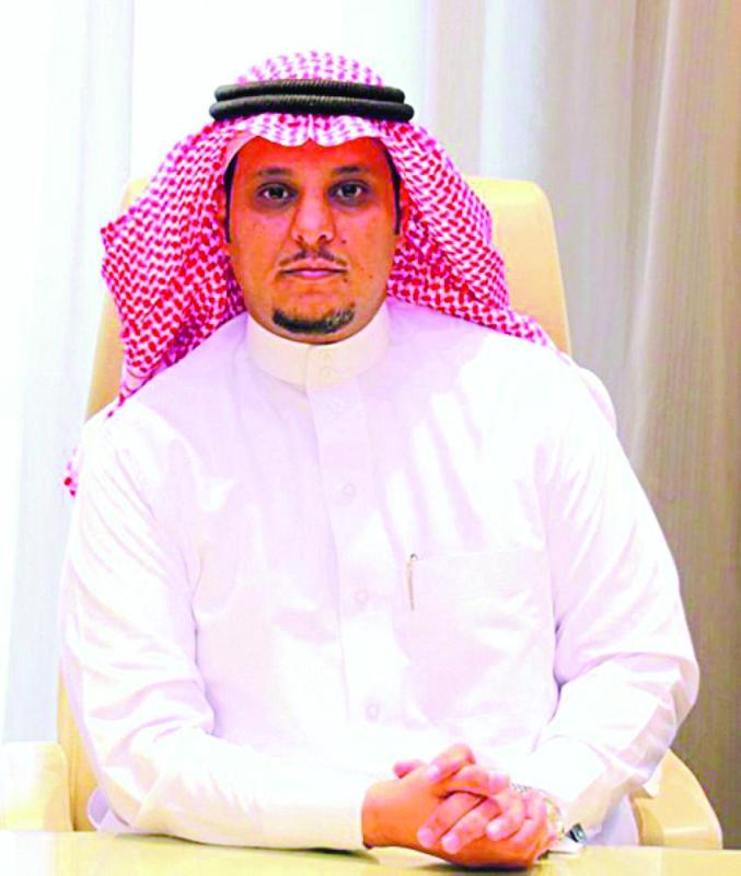 مكاتب تأجير السيارات «تحتل» أرصفة وشوارع الخبر