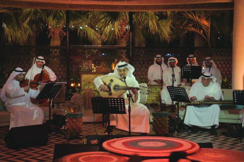 الرويشد «ترند» لحفلات «أونلاين»