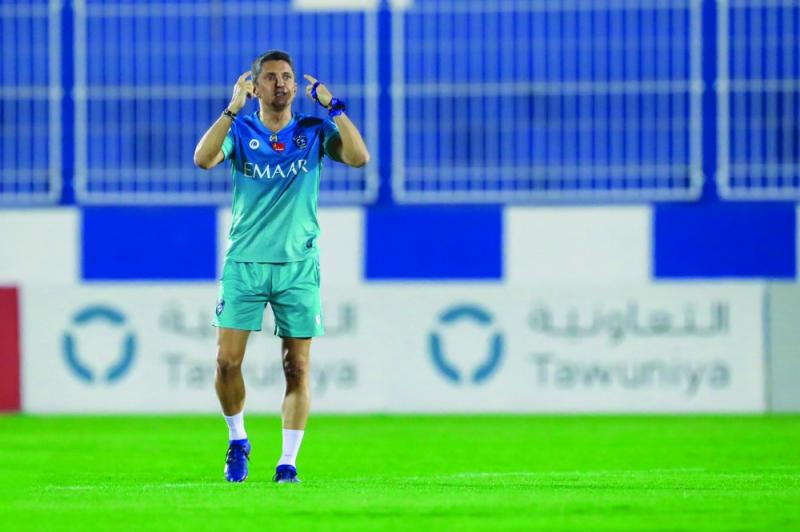 الهلال يبدأ معسكره وينتظر كاريلو وكويلار