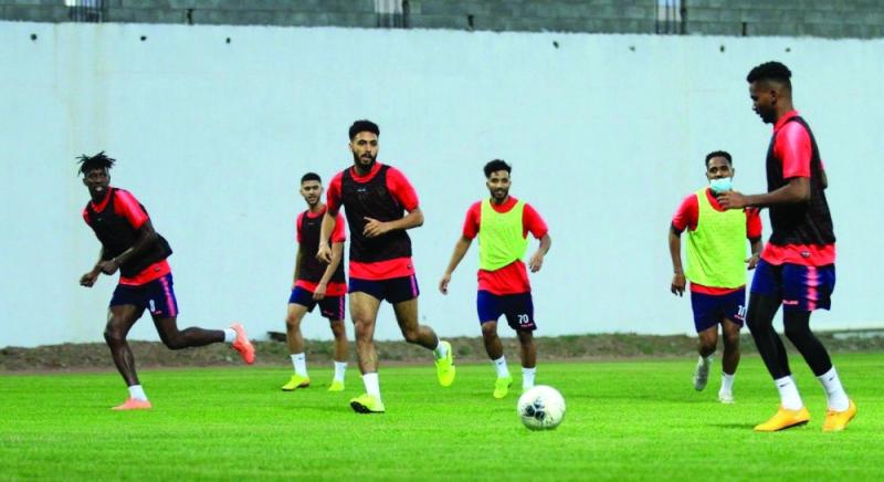 القادسية يواجه ضمك والاتحاد في معسكر أبها