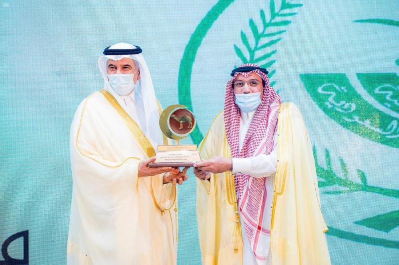 أمير القصيم يدشن «مستشفى الإبل» الأكبر عالميًا