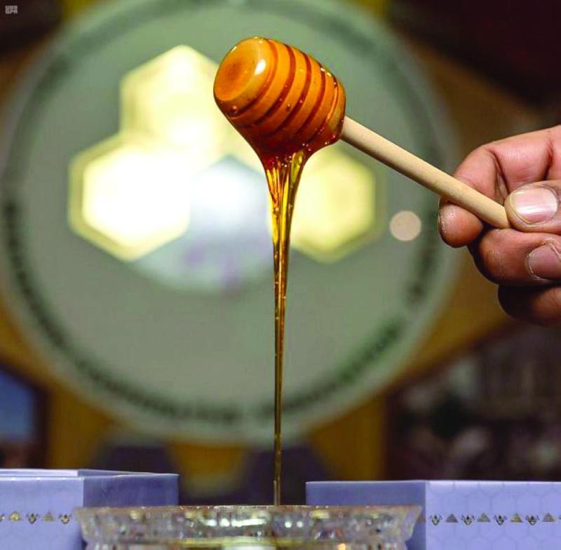 الباحة.. مصدر أجود أنواع عسل النحل